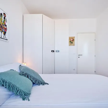 Amber Tides Apartman *